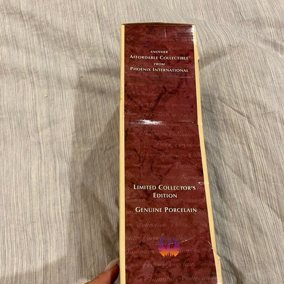 Petite Porcelain | Barbara Lee Doll with Tartan Wales Outfit - limited edition - Picture 4 of 4